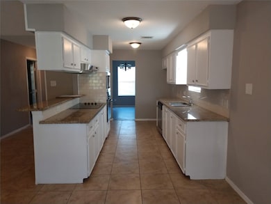 1902 Laura Ln, La Porte, TX 77571 - photo 5