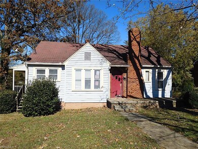 205 E Dorsett Ave, Asheboro, NC 27203 - photo 2