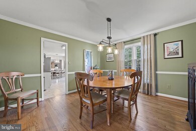 5556 Queen Victoria Ct, Burke, VA 22015 - photo 6