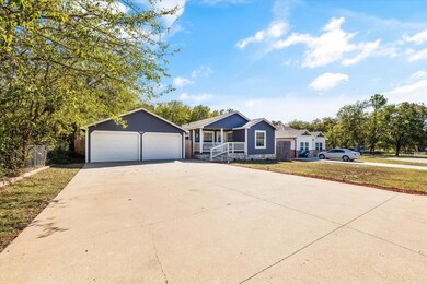 3147 Sagittarius Ln, Granbury, TX 76049 - photo 6