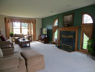 Living Room Beautiful light and gas fireplace for 