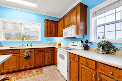 Kitchen with lots of light!