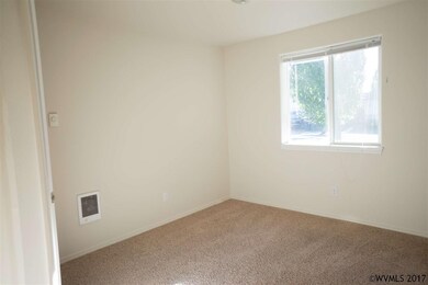 1223 S 6th St, Independence, OR 97351 - photo 6