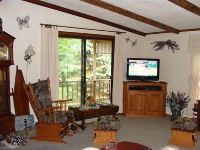 sliding doors to surrounding deck