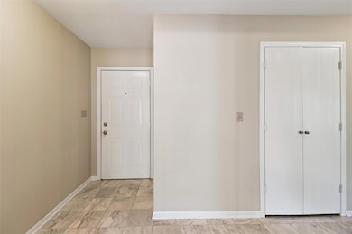 7215 Washington Ave, Windsor Heights, IA 50324 - photo 4