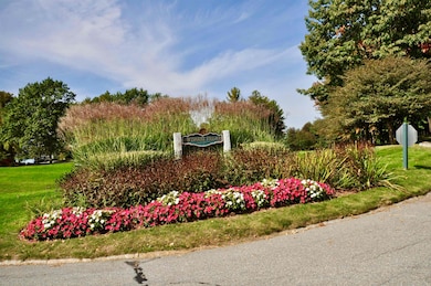 121 Hawthorne Village Rd unit U402, Nashua, NH 03062 - photo 6