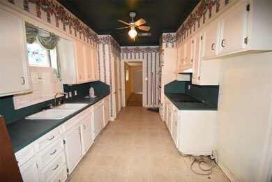 2801 Avenue I, Bay City, TX 77414 - photo 6