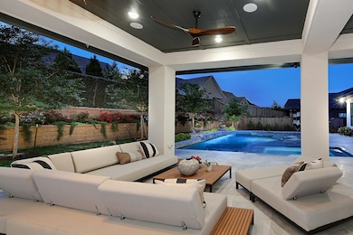 The blooming terrace offers exquisite privacy from