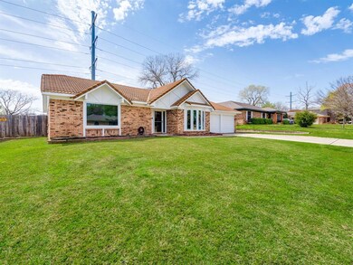 2833 Summerdale Dr, Hurst, TX 76054 - photo 2