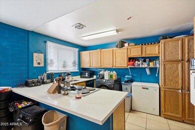 5423 W Earll Dr, Phoenix, AZ 85031 - photo 5