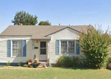 527 S 11th St, Clinton, OK 73601 - photo 2