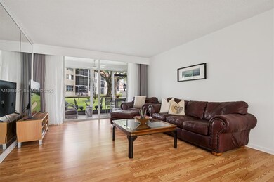 9511 N Hollybrook Lake Dr unit 108, Pembroke Pines, FL 33025 - photo 5