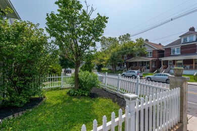 005P1394792