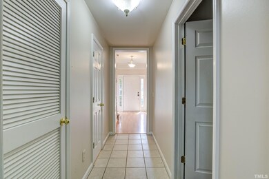 5524 Red Robin Rd, Raleigh, NC 27613 - photo 6