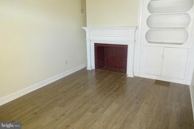 172 S 2nd St, Chambersburg, PA 17201 - photo 4
