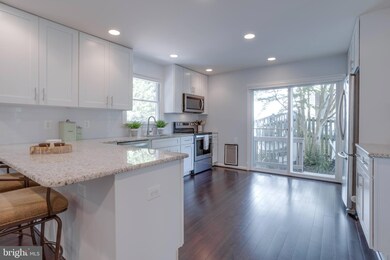 9146 Silchester Ct, Burke, VA 22015 - photo 4