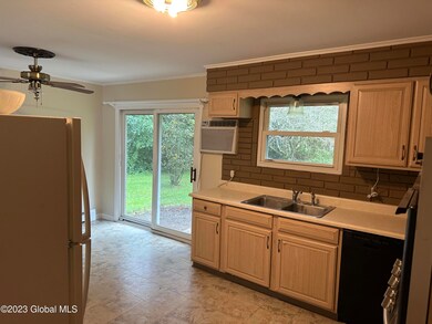 168 Jones Rd, Saratoga Springs, NY 12866 - photo 5