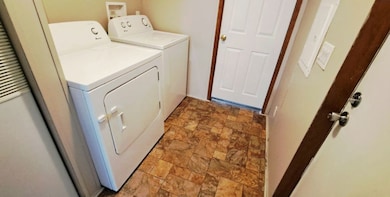 811 Bridge St unit 811, Chicago Heights, IL 60411 - photo 4