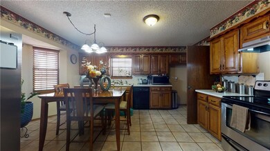 7143 N Comanche Ave, Warr Acres, OK 73132 - photo 5