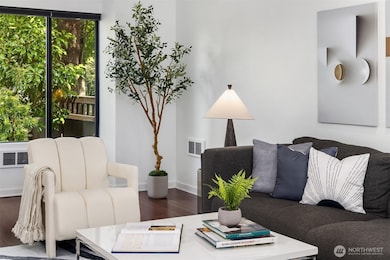 379 100th Ave NE unit A, Bellevue, WA 98004 - photo 6