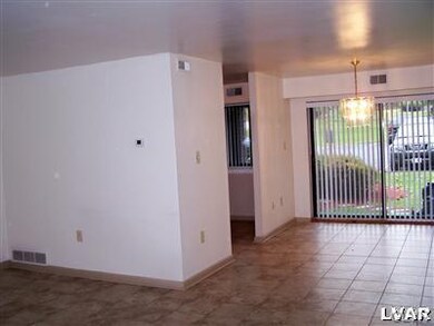 1575 Creekside Rd unit 7, Whitehall, PA 18052 - photo 2