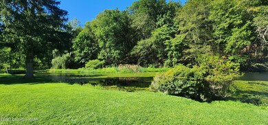 73 Shawnee Dr, Mount Bethel, PA 18343 - photo 4