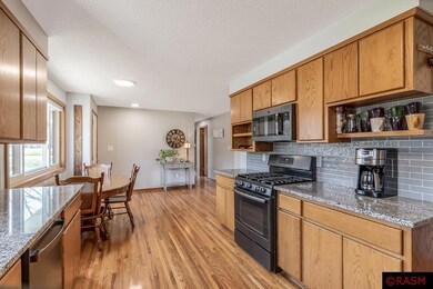 118 Capri Dr, Mankato, MN 56001 - photo 6