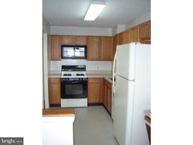 Radnor House unit 624, Bryn Mawr, PA 19010 - photo 6