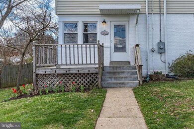 6938 University Dr, Alexandria, VA 22307 - photo 5