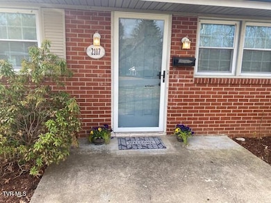 2107 Valley Ln, Johnson City, TN 37604 - photo 5