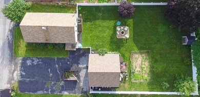 11 Enid St, Worcester, MA 01604 - photo 5