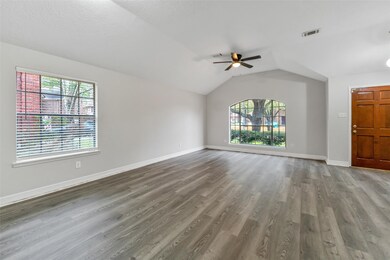 16007 Lakestone Dr, Tomball, TX 77377 - photo 4