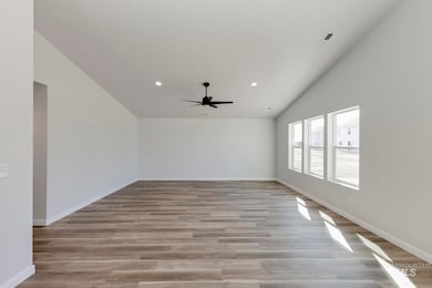 868 Strike Eagle St, Mountain Home, ID 83647 - photo 6