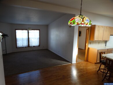 141 S 5th St unit 5, Independence, OR 97351 - photo 7