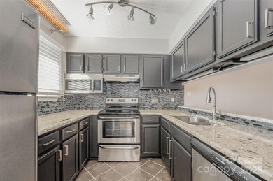 2555 Stockbridge Dr unit C, Charlotte, NC 28210 - photo 4