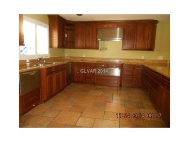 3771 Meadowcrest Dr, Las Vegas, NV 89121 - photo 5