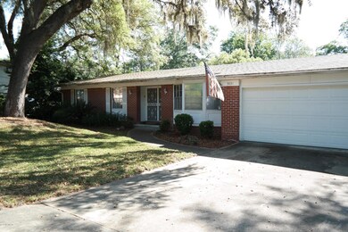 5031 Dian Wood Dr E, Jacksonville, FL 32210 - photo 2