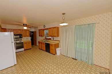 721 Pearse Rd, Schenectady, NY 12309 - photo 6
