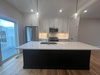 19 Juniper Ln, Portsmouth, NH 03801 - photo 5