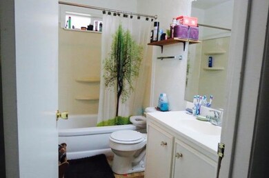 409 SW Bridge St, Grants Pass, OR 97526 - photo 4