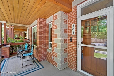 04-Front entry