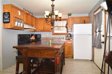 8 Darrow St, Pawtucket, RI 02860 - photo 4