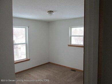 541 Paris Ave, Lansing, MI 48910 - photo 5