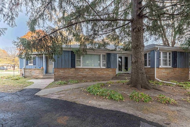 3535 Latham St, Rockford, IL 61103 - photo 2