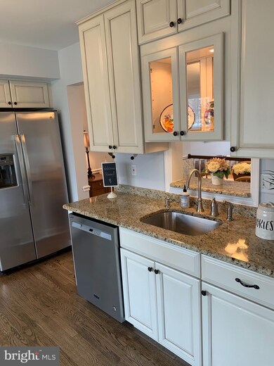 6579 Bermuda Green Ct, Alexandria, VA 22312 - photo 2