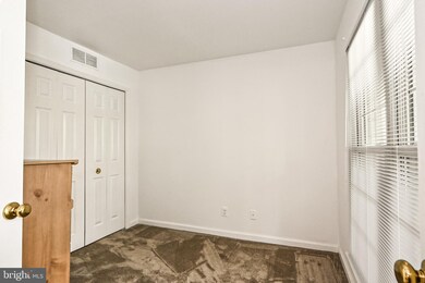9259 Cardinal Forest Ln unit 201, Lorton, VA 22079 - photo 7