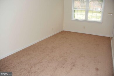 9706 Hagel Cir unit 41/E, Lorton, VA 22079 - photo 4