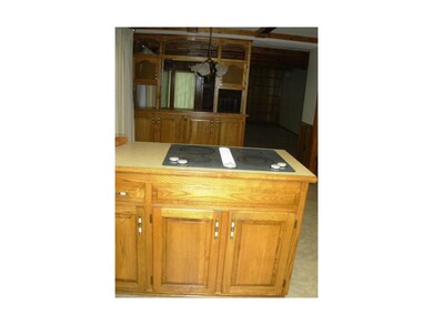 Kitchen area into breakfast room