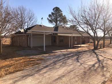 911 Hereford Ln, Millsap, TX 76066 - photo 3