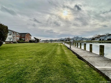 235 Fairharbor Dr unit 235, Patchogue, NY 11772 - photo 4